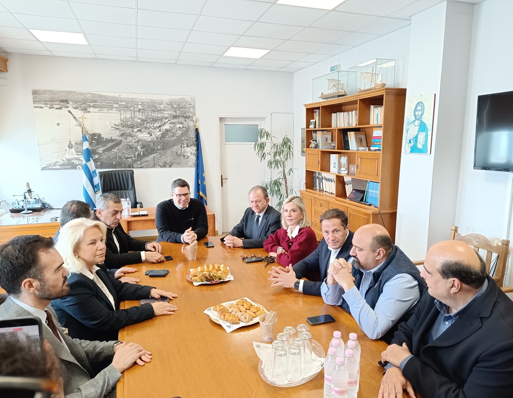 Στο λιμάνι του Βόλου ο υφυπουργός παρά τω Πρωθυπουργώ Θανάσης Κοντογεώργης